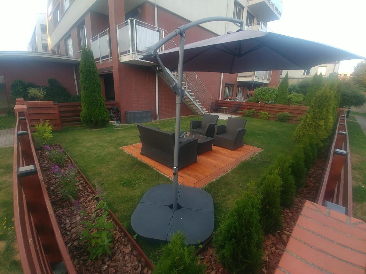 Apartament Jantar Z Ogrodem Kolobrzeg Bagian luar foto